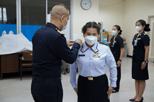 พิธีประดับเครื่องหมายยศนายทหารประทวน
